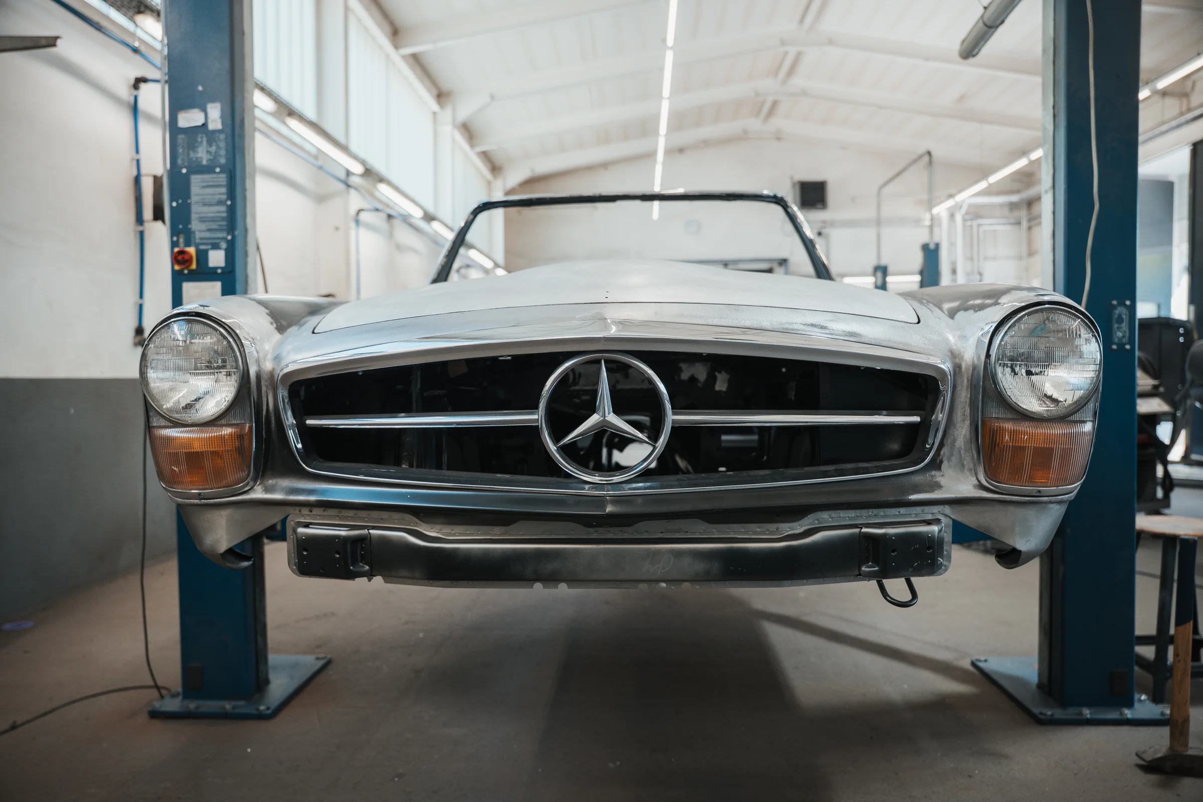 Front of a Mercedes-Benz Pagoda during restoration